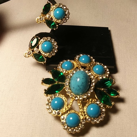 Vintage Sarah Coventry Hanging Charm & Earring Set - Picture 2 of 10